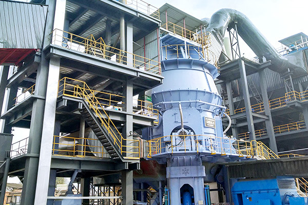 新鄉(xiāng)長(zhǎng)城機(jī)械為云南客戶(hù)承建的年產(chǎn)60萬(wàn)噸礦粉線現(xiàn)場(chǎng)