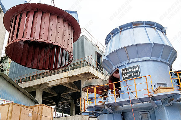 陜西年產(chǎn)30萬噸礦渣立磨項(xiàng)目安裝現(xiàn)場