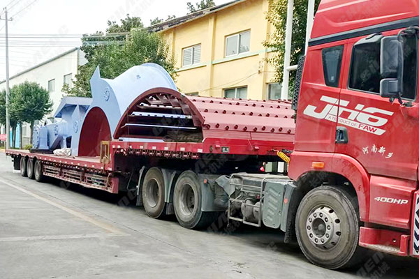 湖北年產(chǎn)60萬(wàn)噸鋼渣線搖臂、磨輥等發(fā)貨